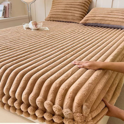 Husă de pat catifelată cu elastic + fețe de pernă, Cod: HCE104