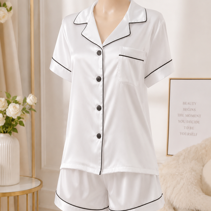 Set Pijama Damă Satinată cu Nasturi – Cămașă & Pantaloni Scurți, Alb, Cod: LUXE3