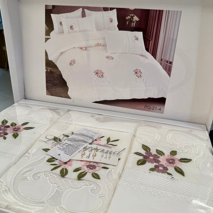 Lenjerie de Pat Luxury „Dantelă și Petale” – PQ-21-4 alb