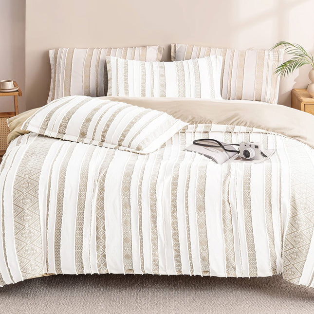 Lenjerie de pat eleganta 4 anotimpuri din broderie cu smocuri Cod: 4C16