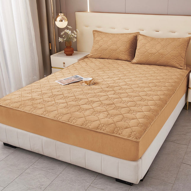 Husă / Topper saltea cu elastic+două feţe de pernă 180x200 cm Cod: TPF101