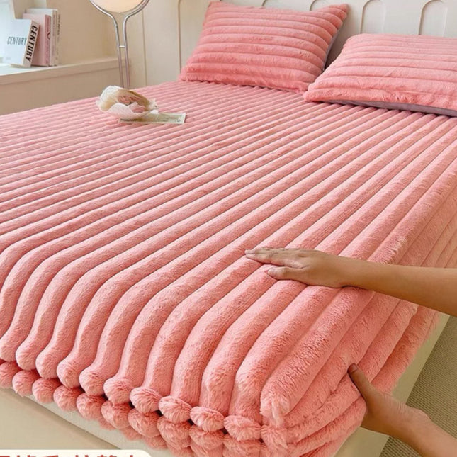 Husă de pat catifelată cu elastic + fețe de pernă, Cod: HCE101