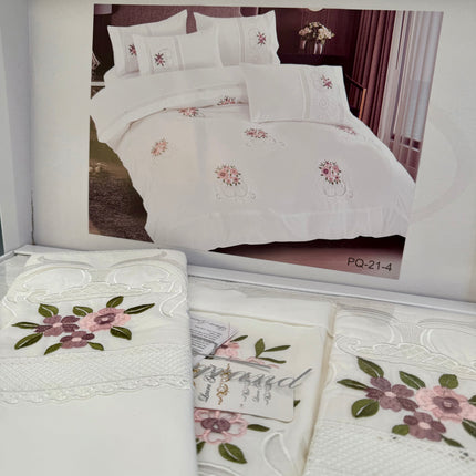 Lenjerie de Pat Luxury „Dantelă și Petale” – PQ-21-4 alb