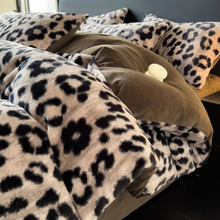 Set de Lux din blană de iepure artificială, 6 piese, cearșaf cu elastic Cod: BYE50