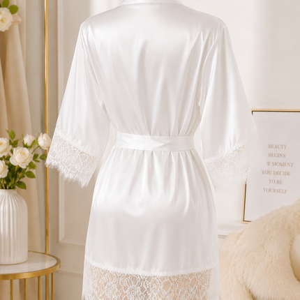 Halat Damă Satinat cu Dantelă – Elegant și Rafinat, Alb, Cod: LUXE4