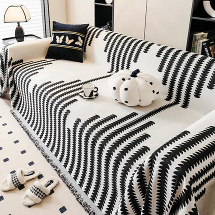 Cuvertură Chenille Premium – Alb cu Negru, Model Grafic Modern | 180 × 260 cm, Cod: PRMV28
