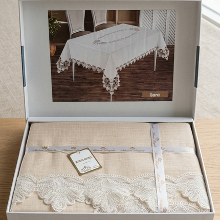 Față de masă tip in cu broderie – 160x220 cm – Eleganță și Protecție desăvârșită, Cod: FMPS4