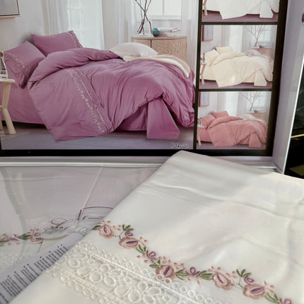 Lenjerie de Pat Luxury „Dantelă și Petale” – PQ-1 alb