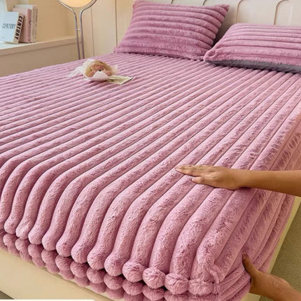 Husă de pat catifelată cu elastic + fețe de pernă, Cod: HCE102