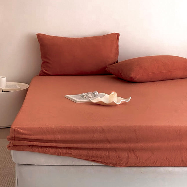 Set de Pat Catifea Fină – 3 Piese – Cu Husă de Saltea Elastică cărămiziu, Cod: CFS7