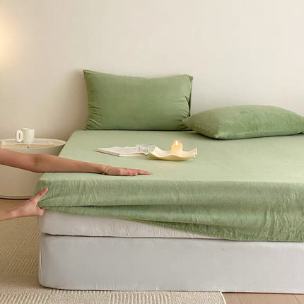 Set de Pat Catifea Fină – 3 Piese – Cu Husă de Saltea Elastică verde salvie, Cod: CFS2