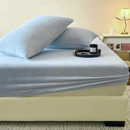 Set de Pat Catifea Fină – 3 Piese – Cu Husă de Saltea Elastică albastru ciel, Cod: CFS9