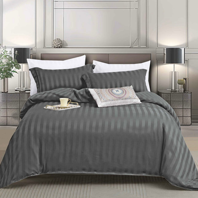 Lenjerie de Lux din Damasc Finetat Deluxe cu 6 piese-cearșaf de pat cu elastic Cod: DAE304