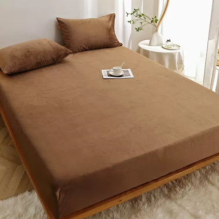 Husa de pat cu elastic Catifea + 2 fete de perna Cod: HCP41