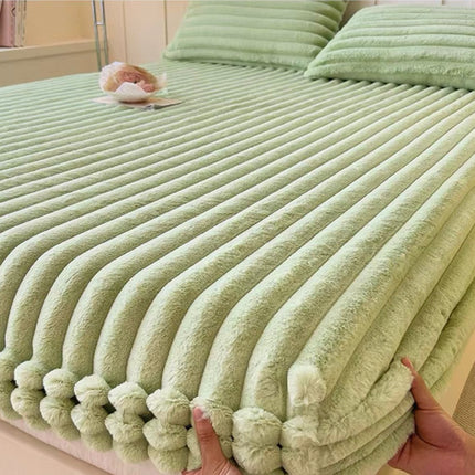 Husă de pat catifelată cu elastic + fețe de pernă, Cod: HCE108