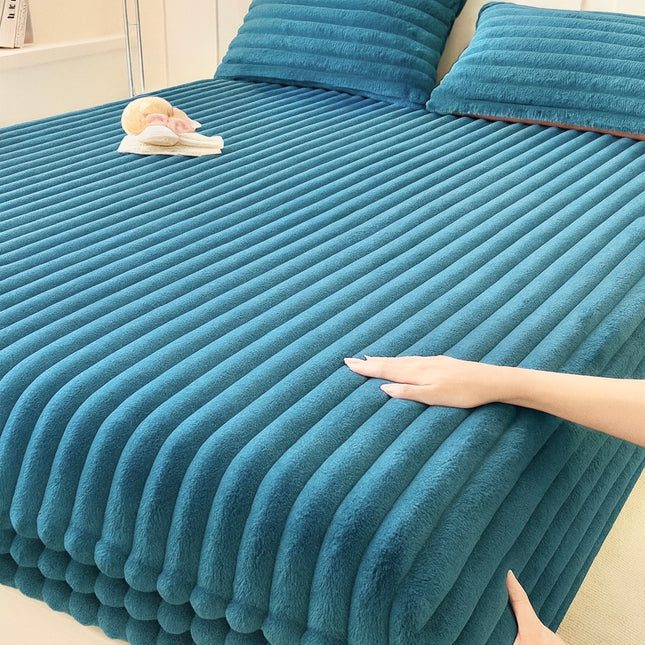 Husă de pat catifelată cu elastic + fețe de pernă, Cod: HCE106