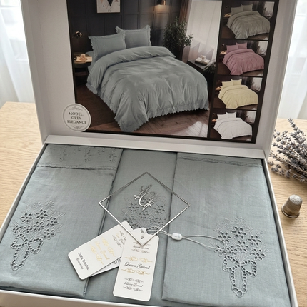 Lenjerie de Pat Luxury „Dantelă și Broderie” – PQ-24 Grey