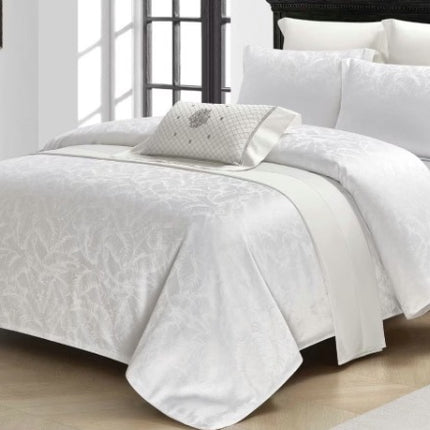 Set lenjerie de Lux jacquard, 4 piese, pat 2 persoane, cearșaf cu elastic Cod: JQC2