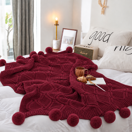 Pătură tricotată cu model în relief și pompoane – 160 × 200 cm, Cod: PTP3