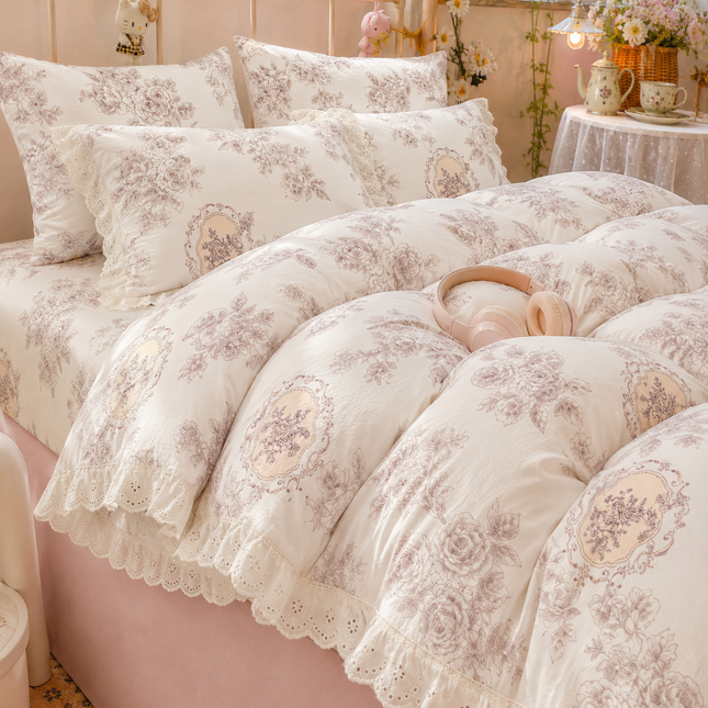 Lenjerie deluxe 6 piese cu elastic și volănașe – Bumbac Fin Soft Touch
Cod: FBS4
