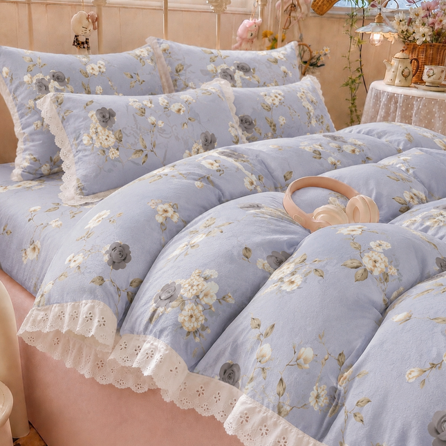 Lenjerie deluxe 6 piese cu elastic și volănașe – Bumbac Fin Soft Touch
Cod: FBS6