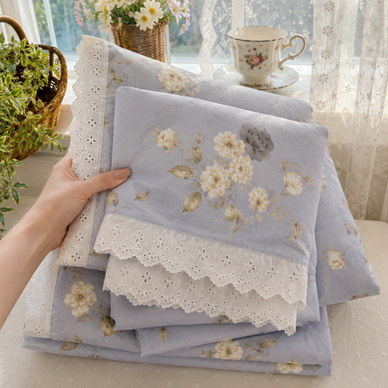 Lenjerie deluxe 6 piese cu elastic și volănașe – Bumbac Fin Soft Touch
Cod: FBS6