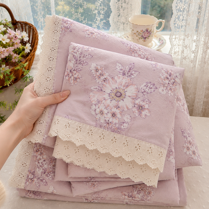 Lenjerie deluxe 6 piese cu elastic și volănașe – Bumbac Fin Soft Touch
Cod: FBS8