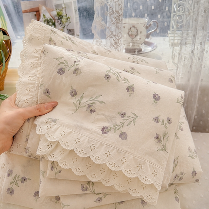 Lenjerie deluxe 6 piese cu elastic și volănașe – Bumbac Fin Soft Touch
Cod: FBS9