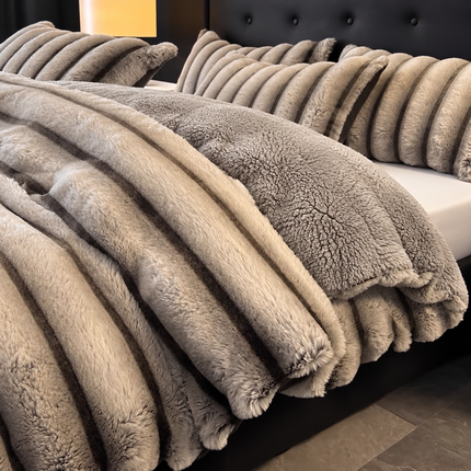 Pilotă premium din blăniță tip iepure, 200 × 230 cm + 2 fețe de pernă, Cod: BPR5