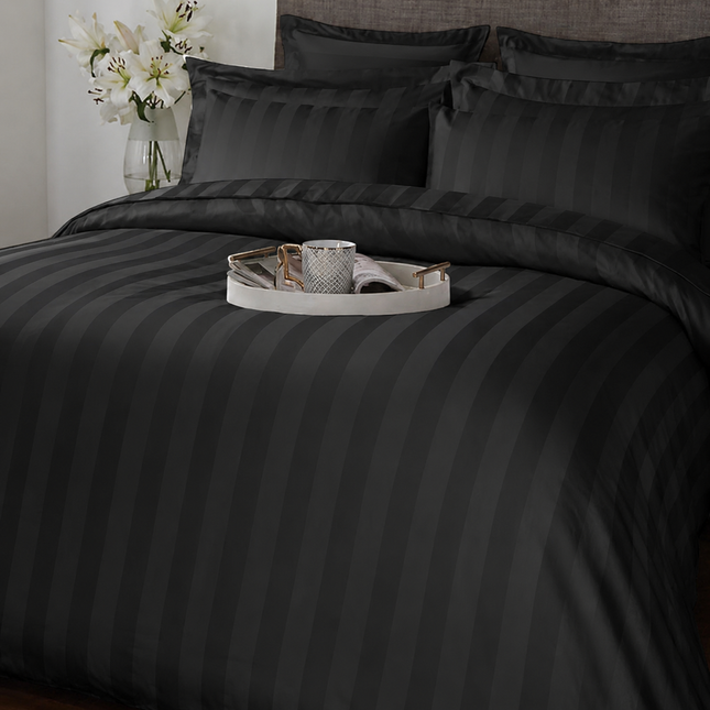 Lenjerie de Lux din Damasc Finetat Deluxe cu 6 piese-cearșaf de pat cu elastic Cod: DAE7