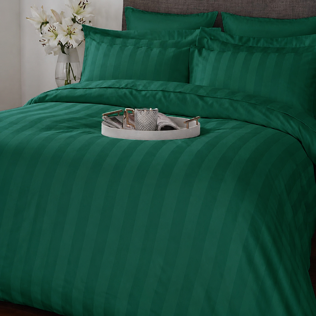 Lenjerie de Lux din Damasc Finetat Deluxe cu 6 piese-cearșaf de pat cu elastic Cod: DAE47