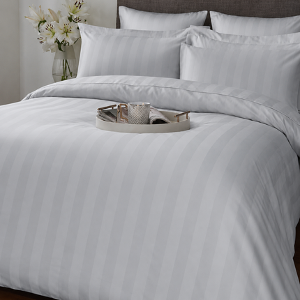 Lenjerie de Lux din Damasc Deluxe cu 6 piese-cearșaf de pat cu elastic Cod: DAE8