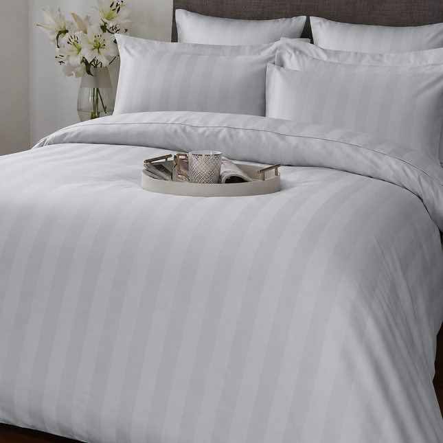 Lenjerie de Lux din Damasc Deluxe cu 6 piese-cearșaf de pat cu elastic Cod: DAE8