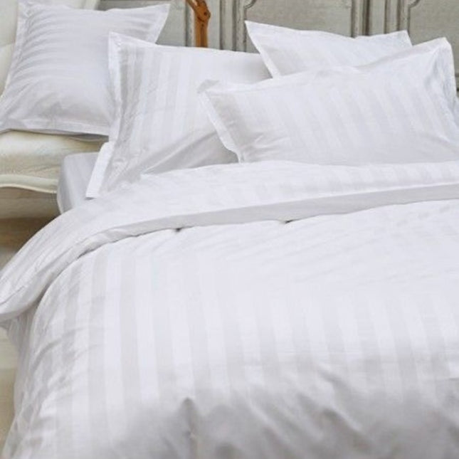 Lenjerie de Lux din Damasc satinat cu 6 piese cu dungă de 1 cm Cod: DMS1