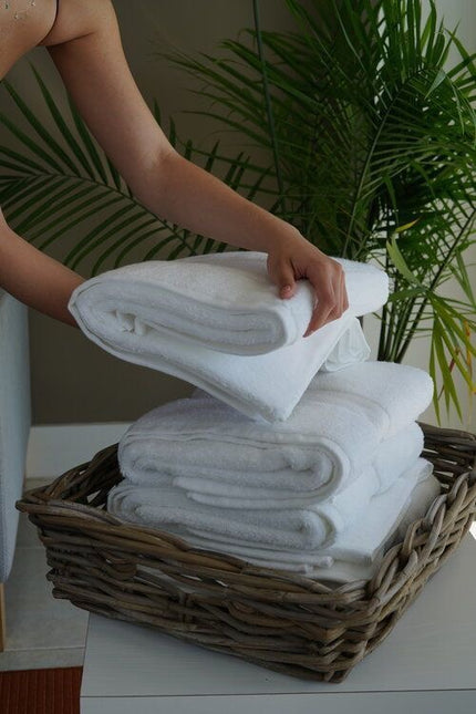 Set de 3 prosoape din bumbac 100% cu putere mare de absortie albe – 50 x 90 cm