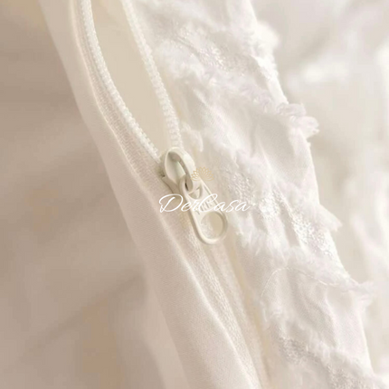 Lenjerie de pat eleganta 4 anotimpuri din broderie cu smocuri Cod: 4F16