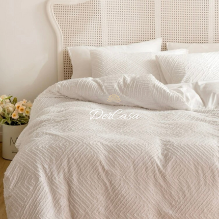 Lenjerie de pat eleganta 4 anotimpuri din broderie cu smocuri Cod: 4F16